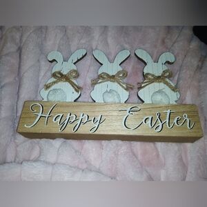 NWOT "Happy Easter" Bunny Decor 🐇🐰